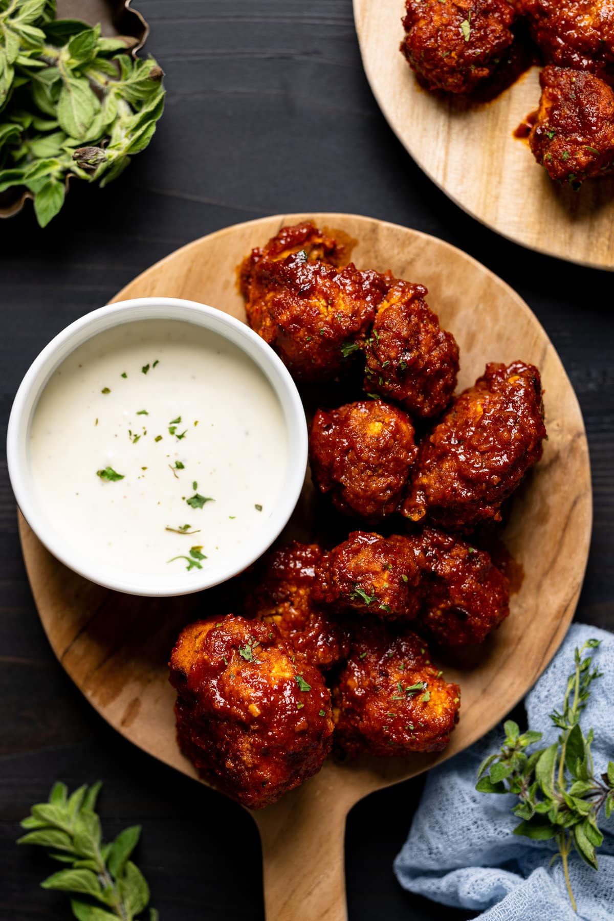 Closeup of Crispy Buffalo Cauliflower Wings