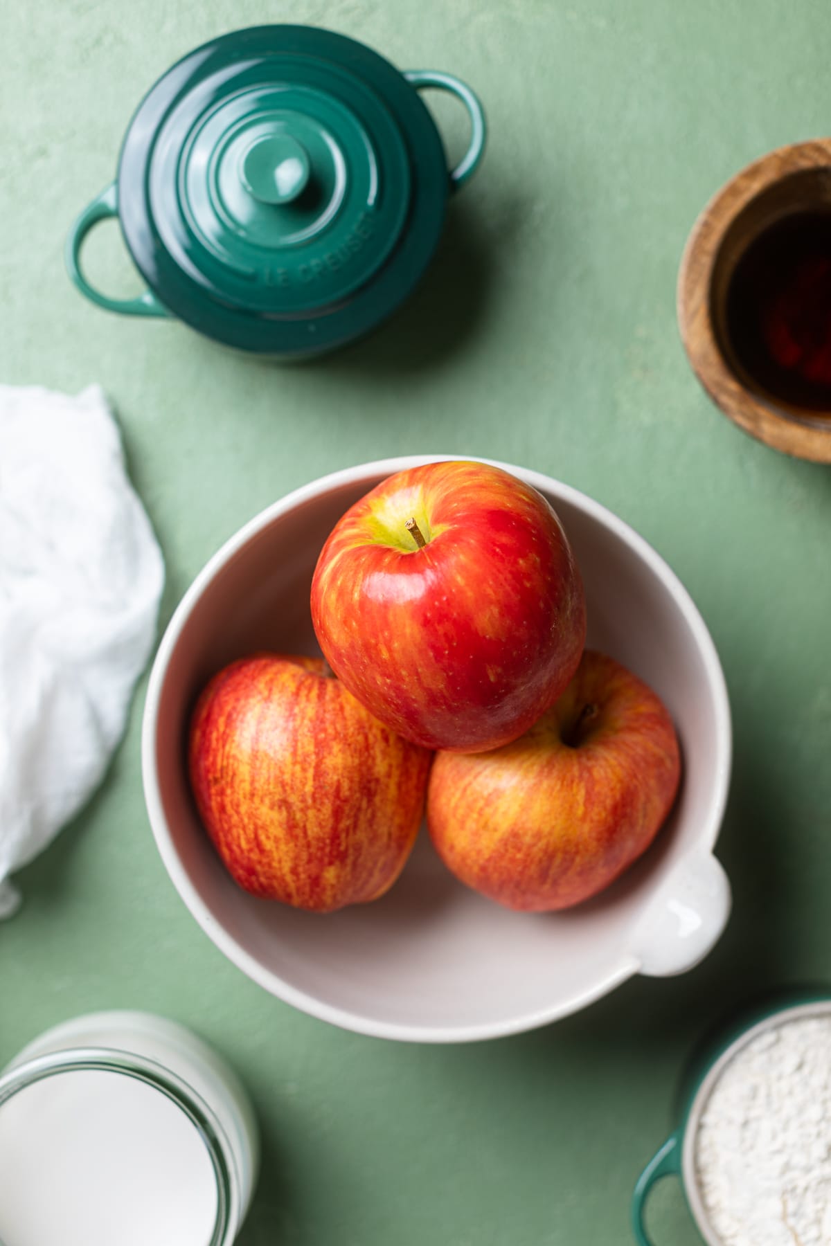 Small bowl of red apples