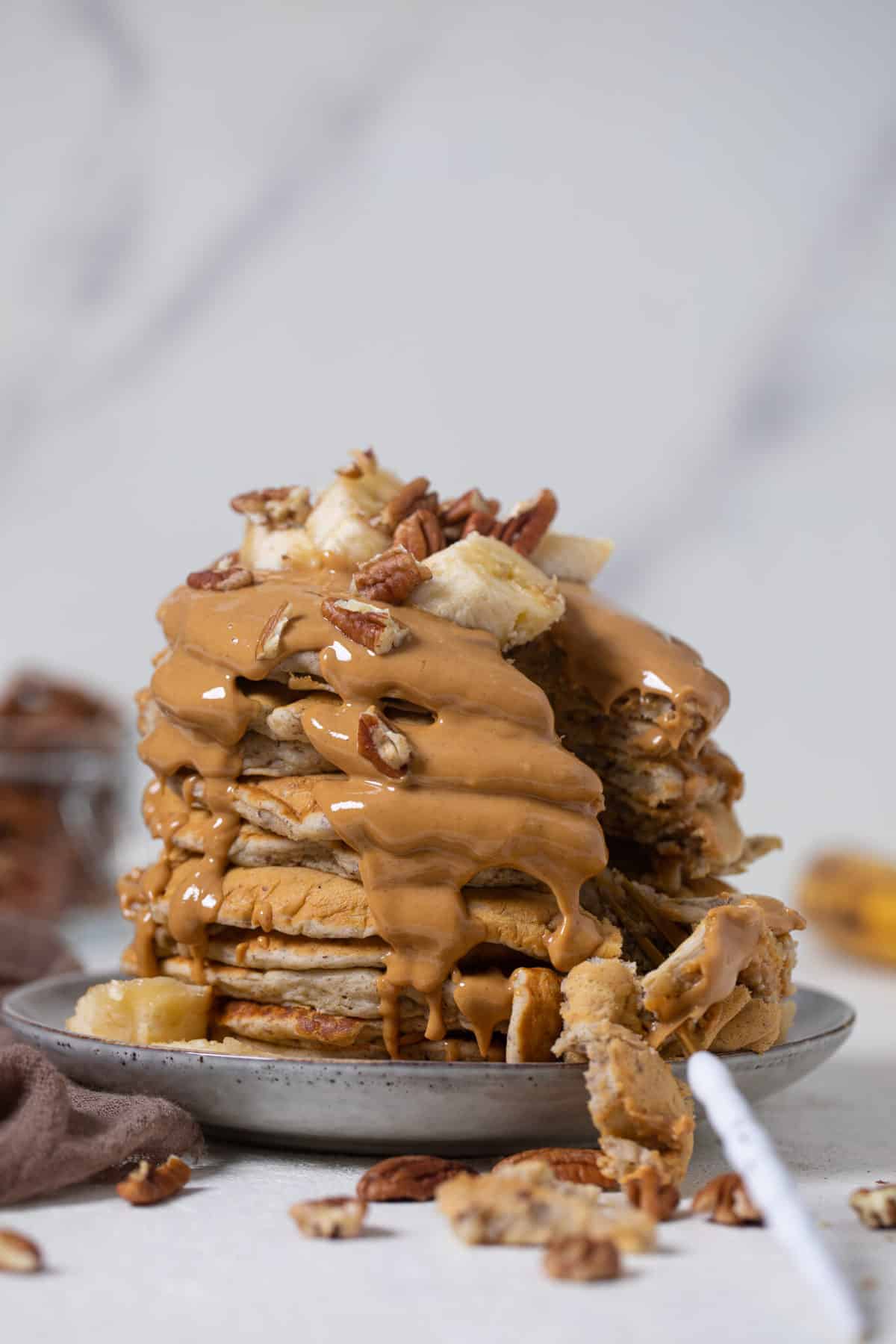 Vegan Banana Pancakes + Peanut Butter Sauce