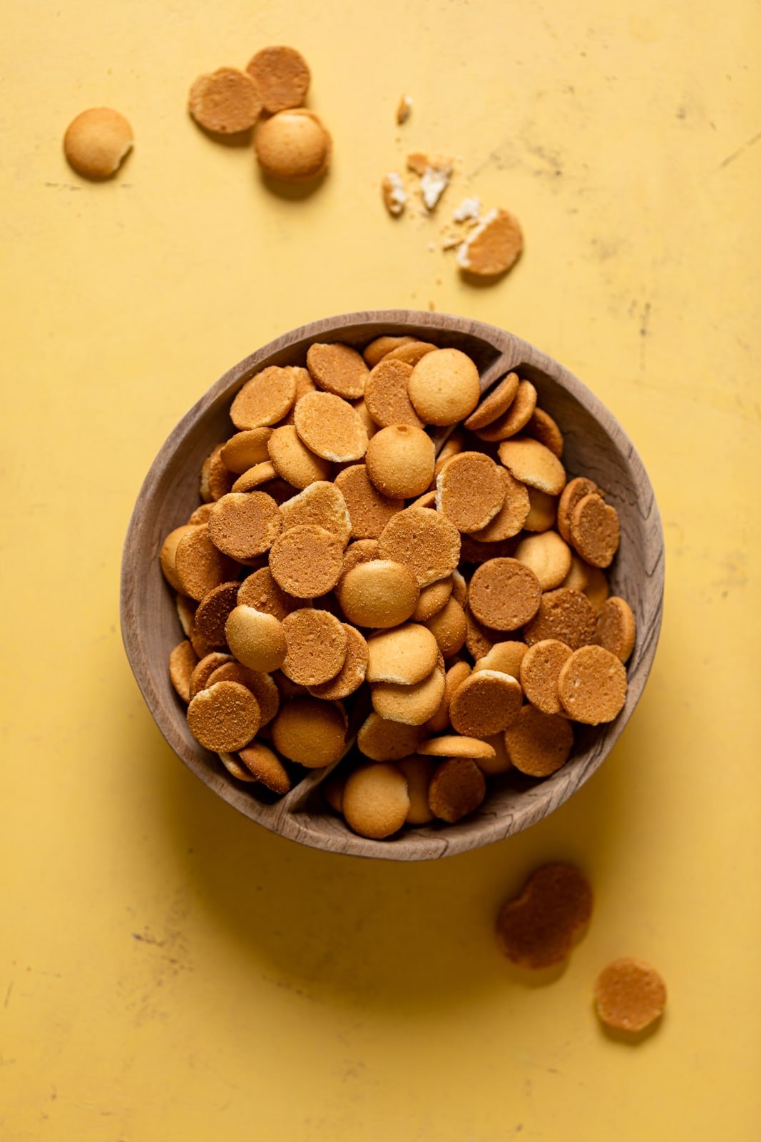 Wooden bowl of Nilla wafers