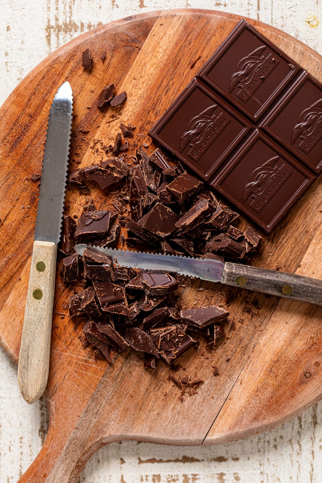 Knives with chunks of Ghirardelli chocolate