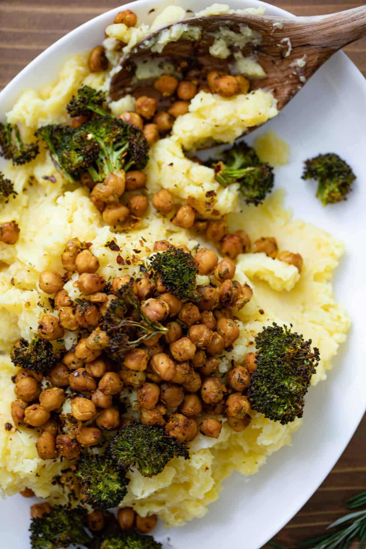 Mashed Potatoes loaded with chickpeas and broccoli.