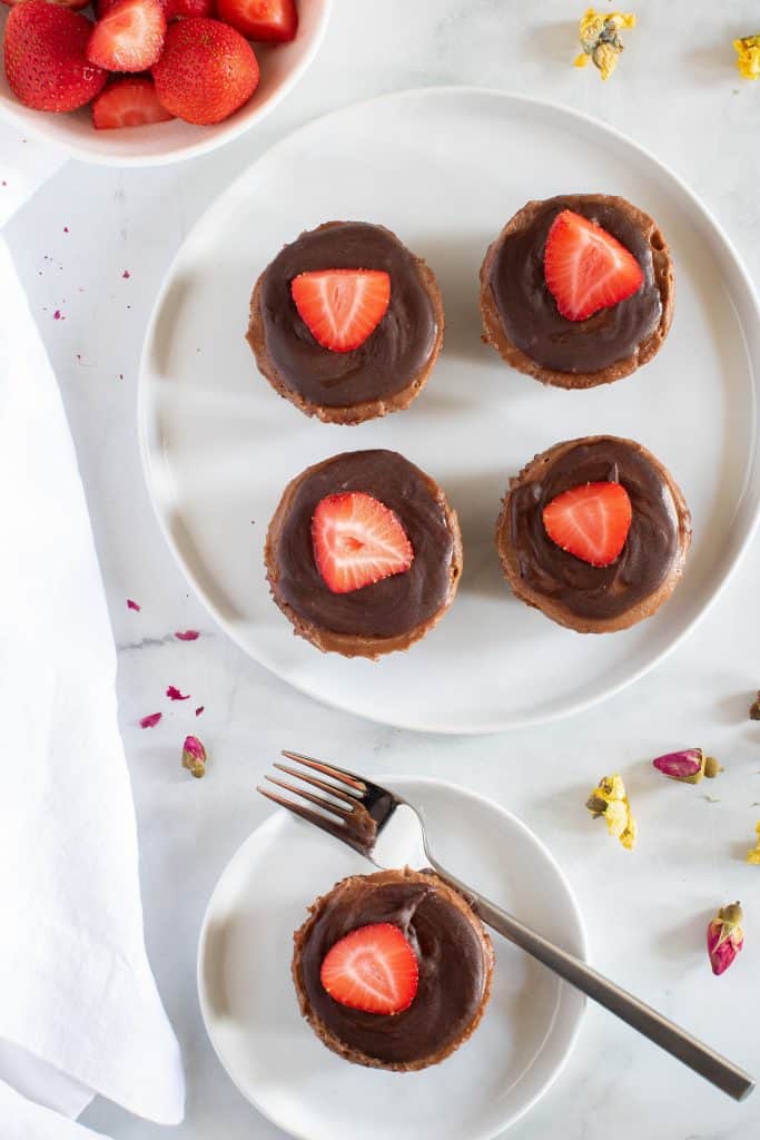 No-Bake Vegan Superfood Chocolate (Cacao) Cheesecake Bites