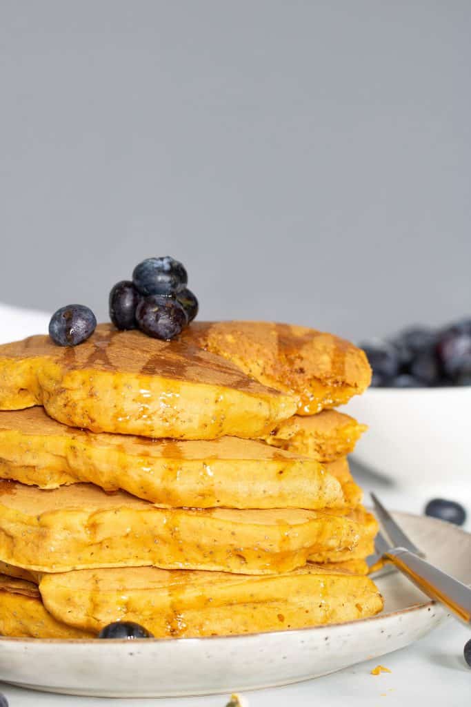 Easy Vegan Pumpkin Poppyseed Pancakes