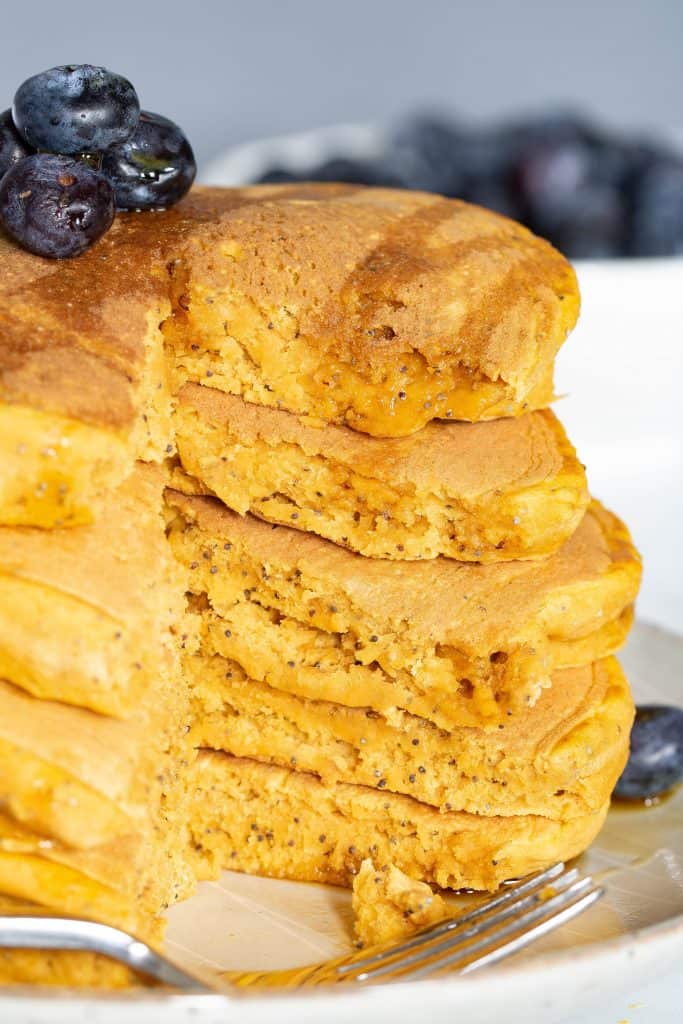 Easy Vegan Pumpkin Poppyseed Pancakes