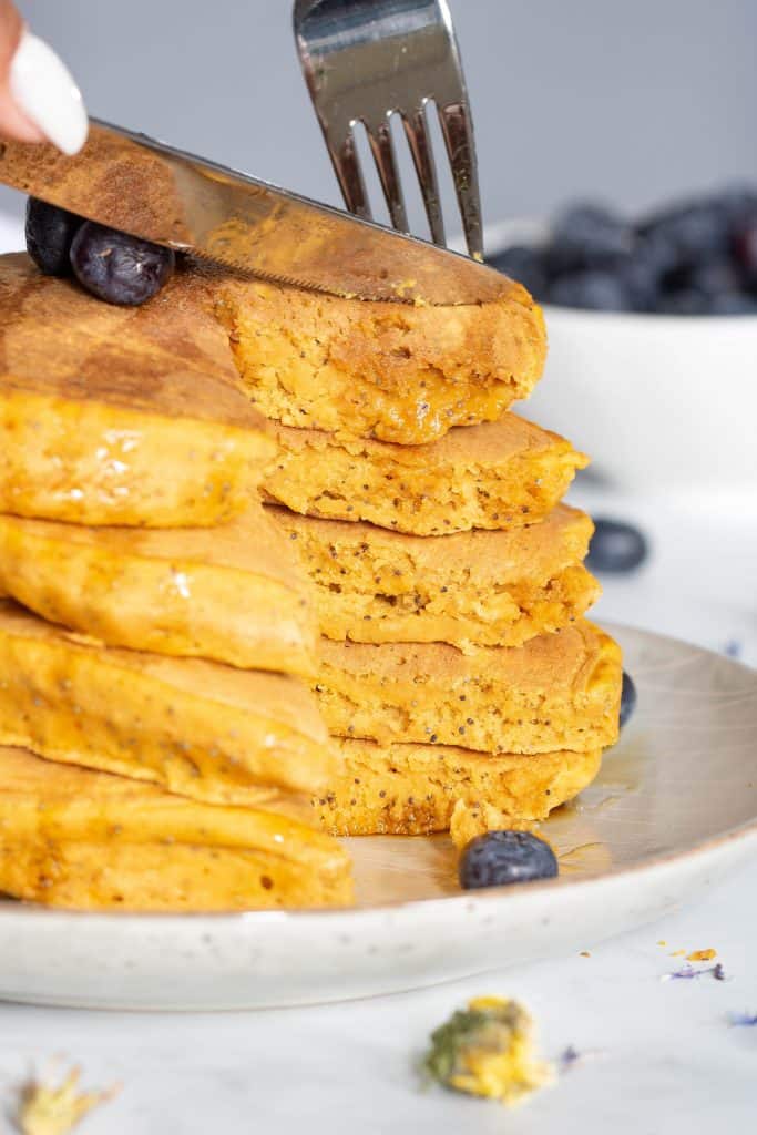 Easy Vegan Pumpkin Poppyseed Pancakes