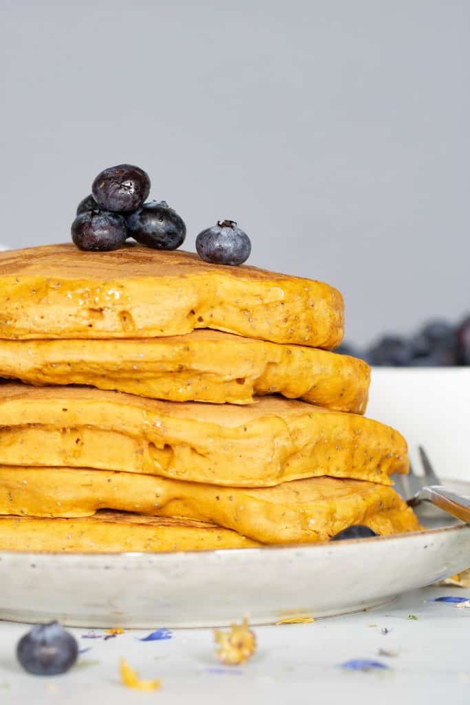 Easy Vegan Pumpkin Poppyseed Pancakes