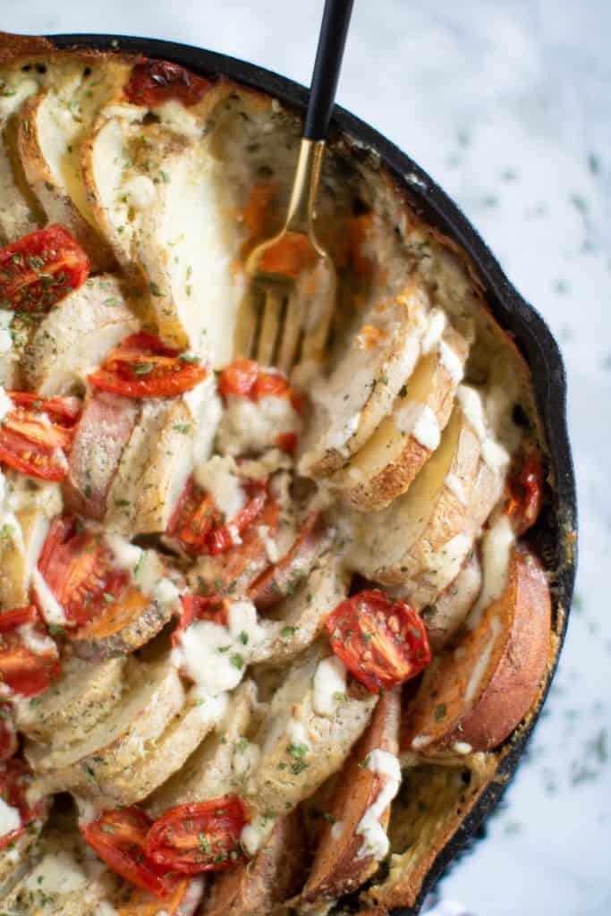 Cheesy Garlic Hasselback Potato Gratin