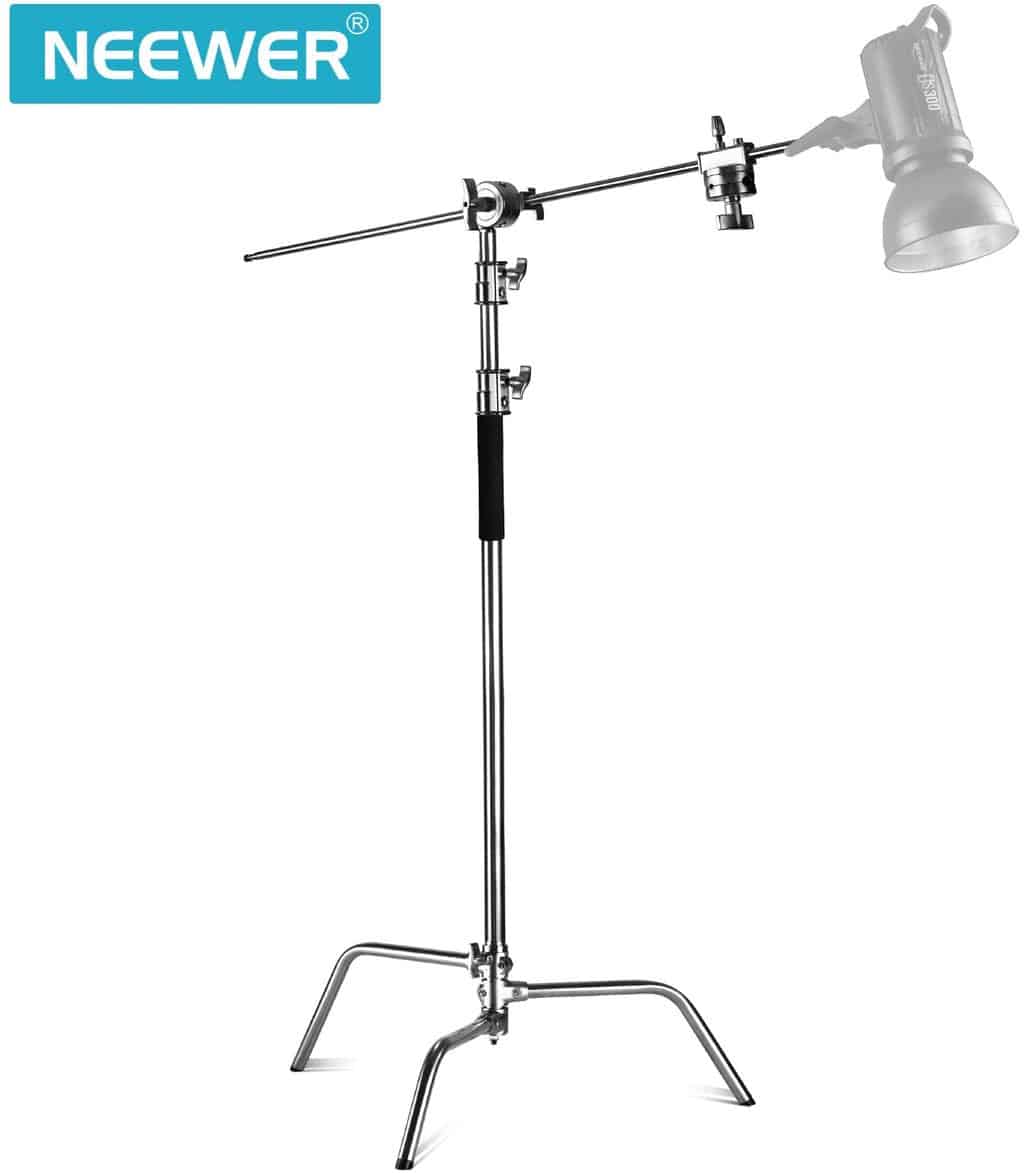 Neewer reflector stand.