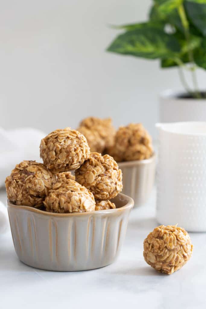 Easy Healthy Peanut Butter No-Bake Energy Bites