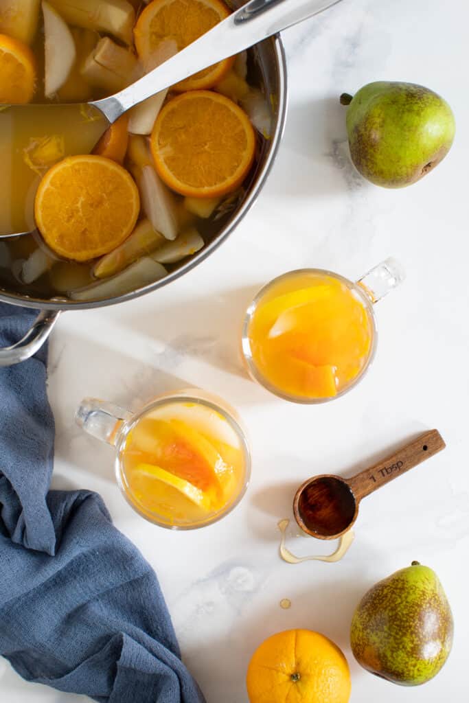 Pear ripened pear ginger tea making healthy drinks good for colds Healthy tea ginger pear dish 7
