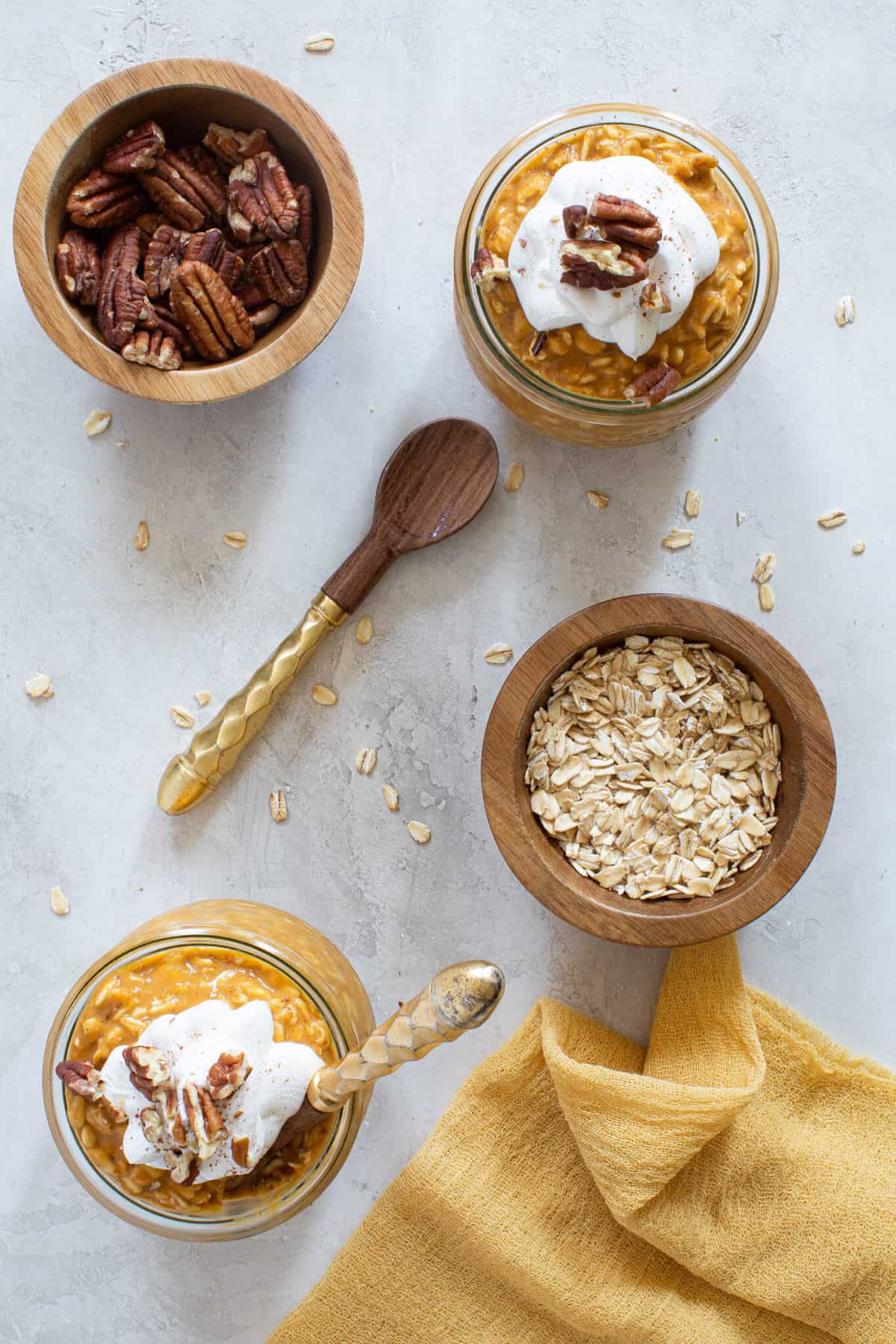 Pumpkin Spice Overnight Oats in two jars.