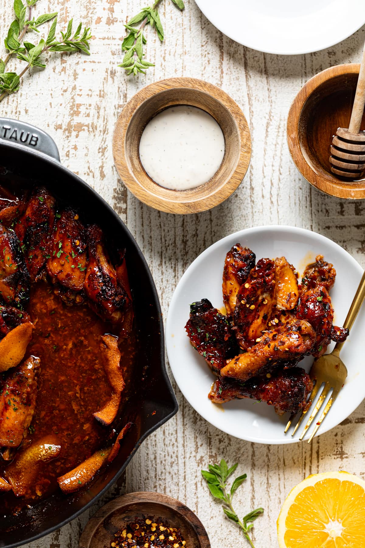 Plate and skillet of Wings