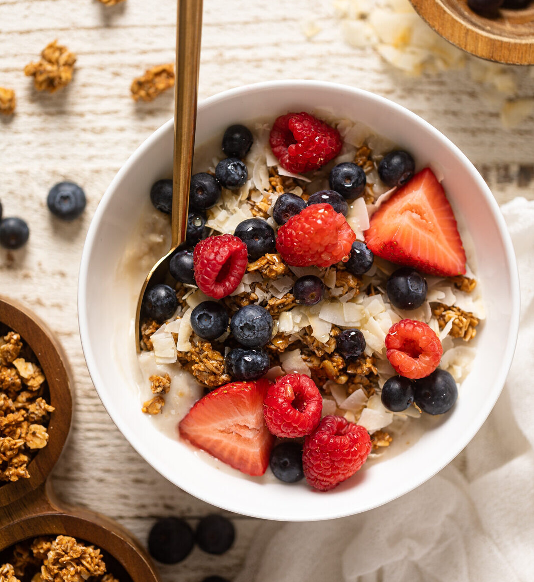 Coconut Berry Oatmeal Breakfast Bowl