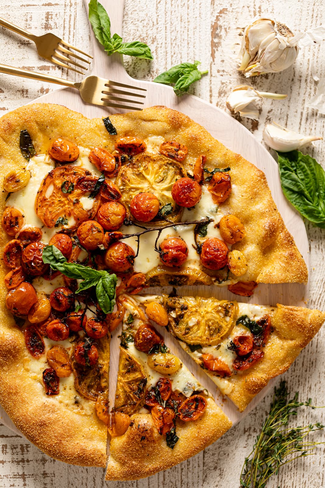 Herbed Butter Tomato Pizza
