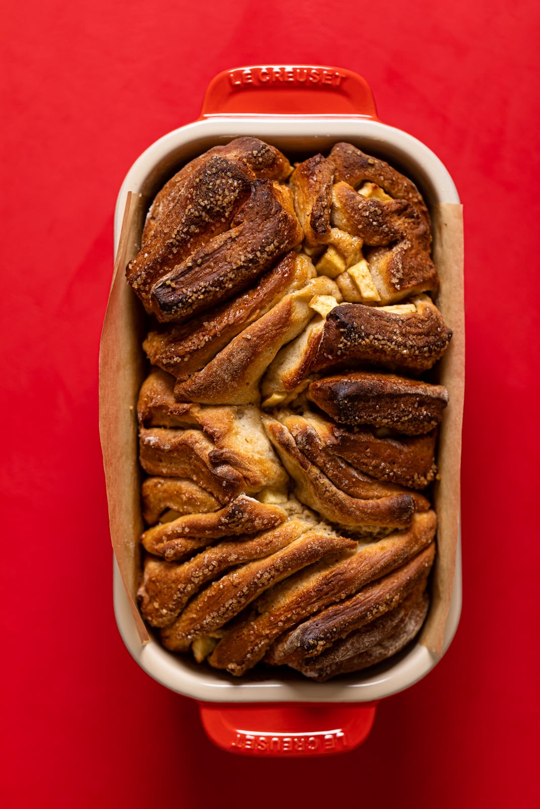 Pan with a loaf from above.