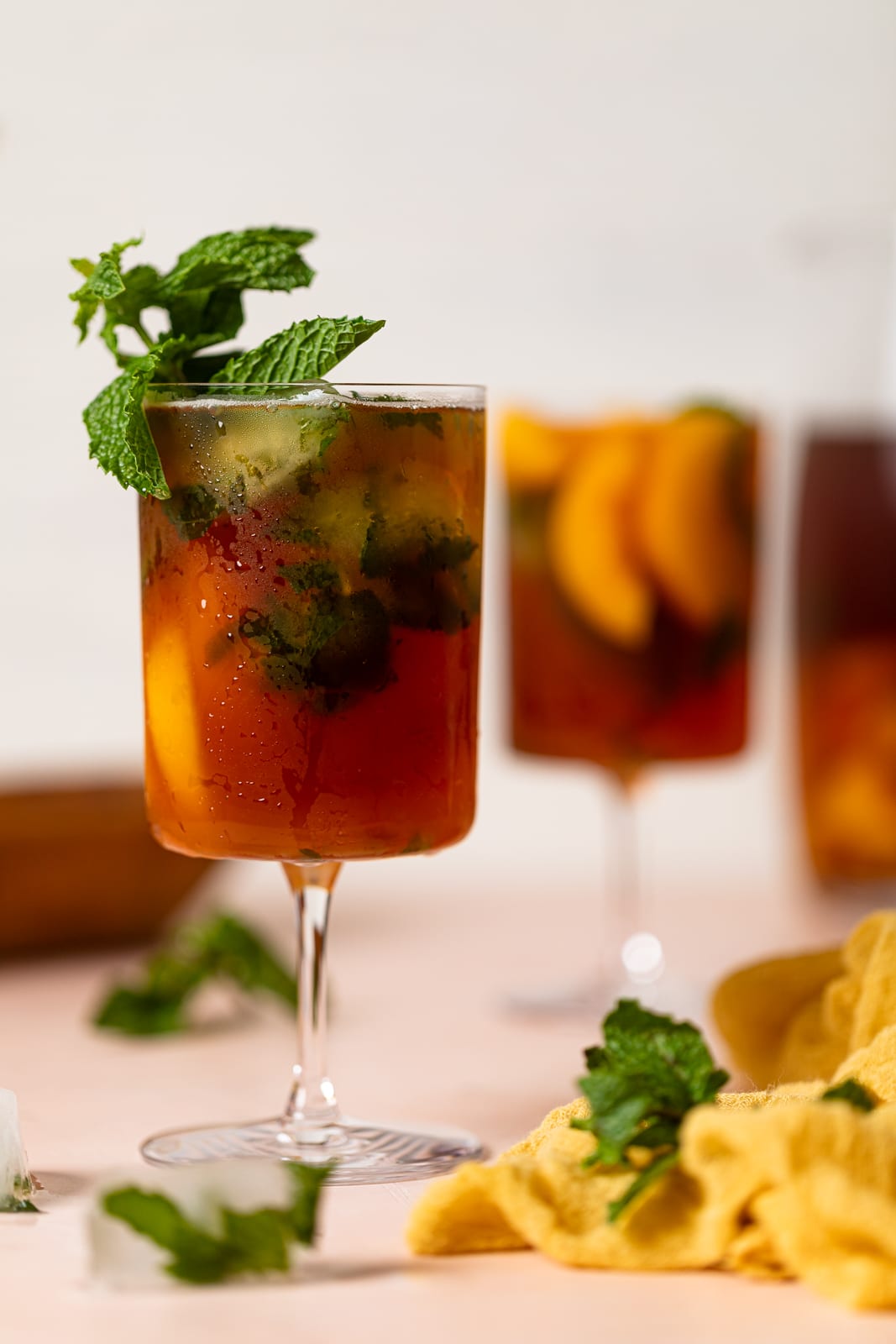 https://www.orchidsandsweettea.com/wp-content/uploads/2022/07/Peach-Iced-Tea-3-of-7.jpg