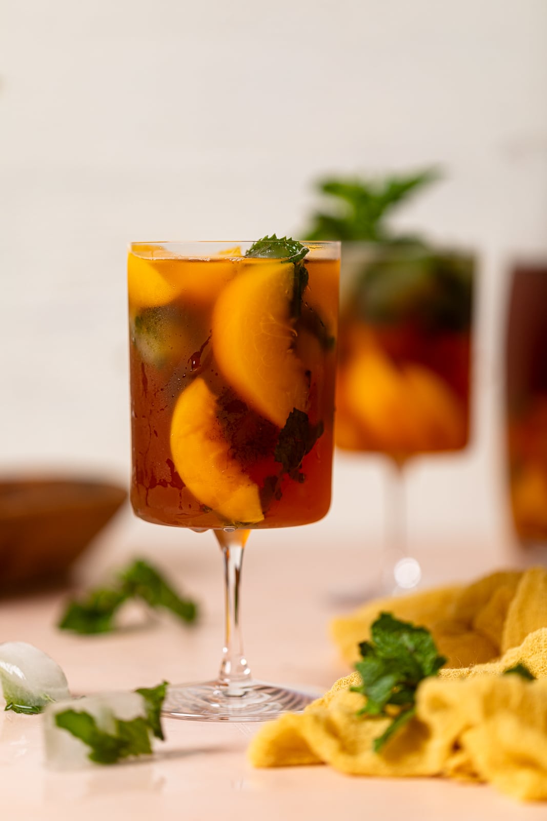 Multiple glasses of Southern Peach Iced Tea