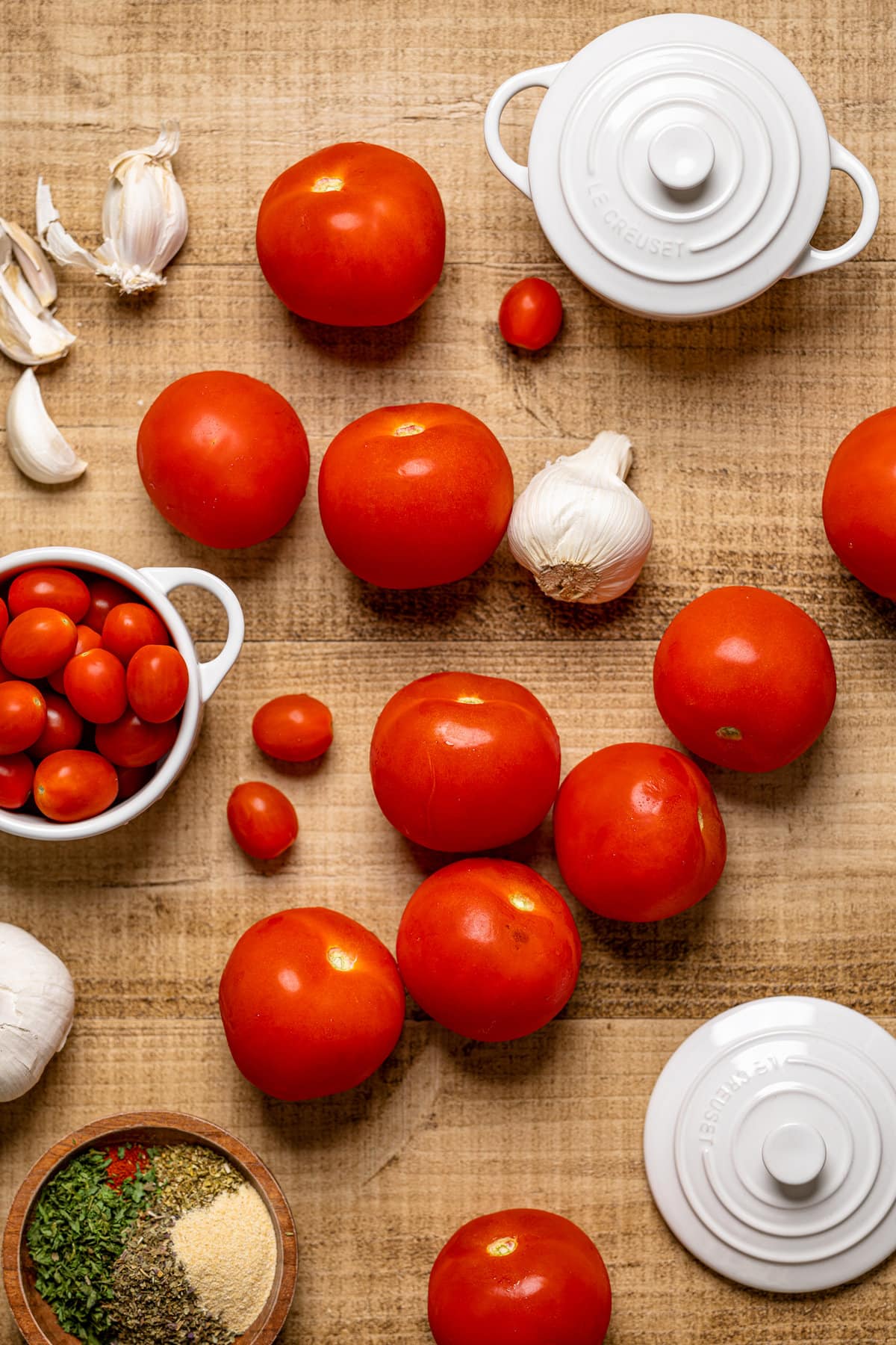 Tomatoes and garlic on a table