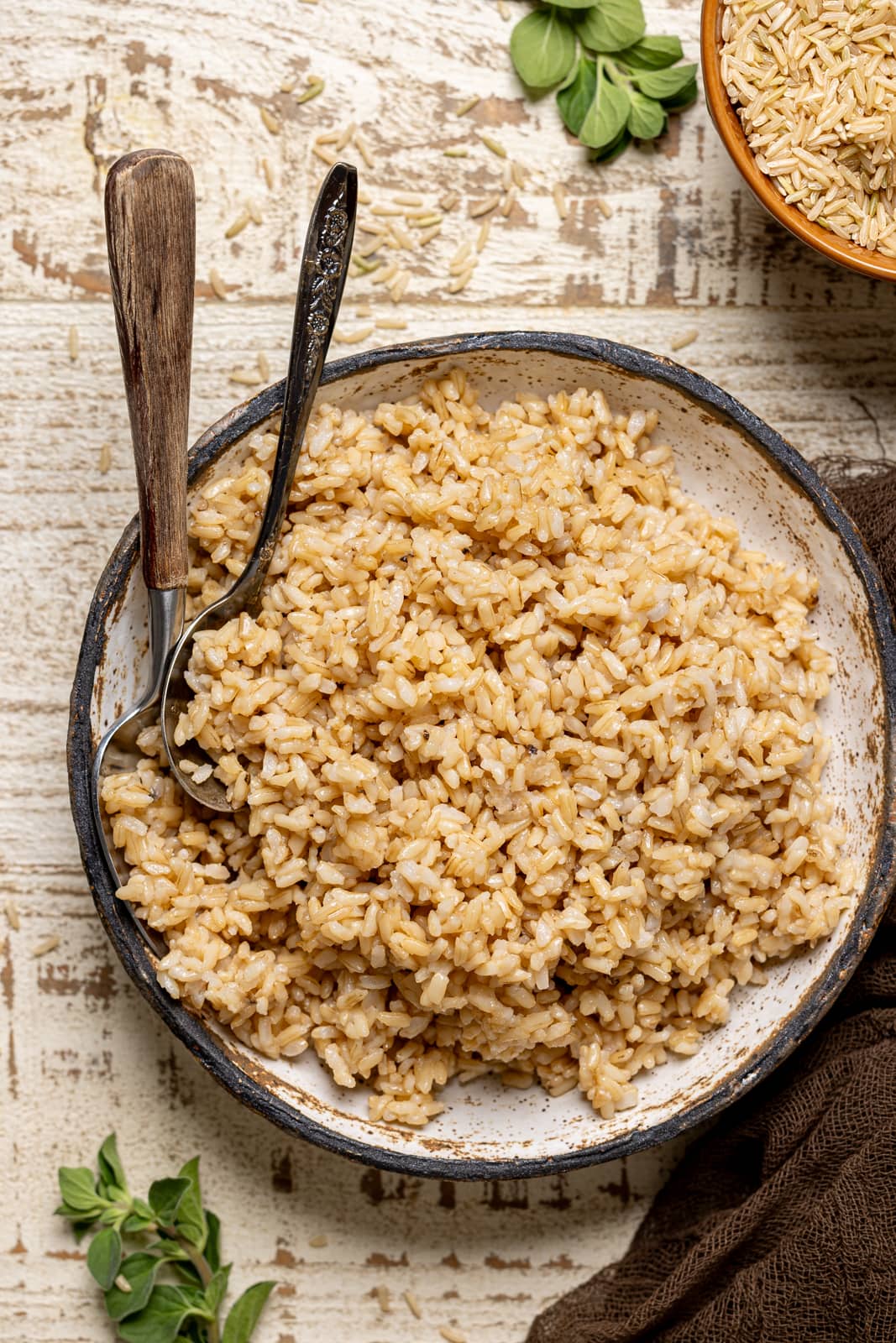 How To Cook Brown Rice In A Rice Cooker (Perfect & Fluffly Results!)