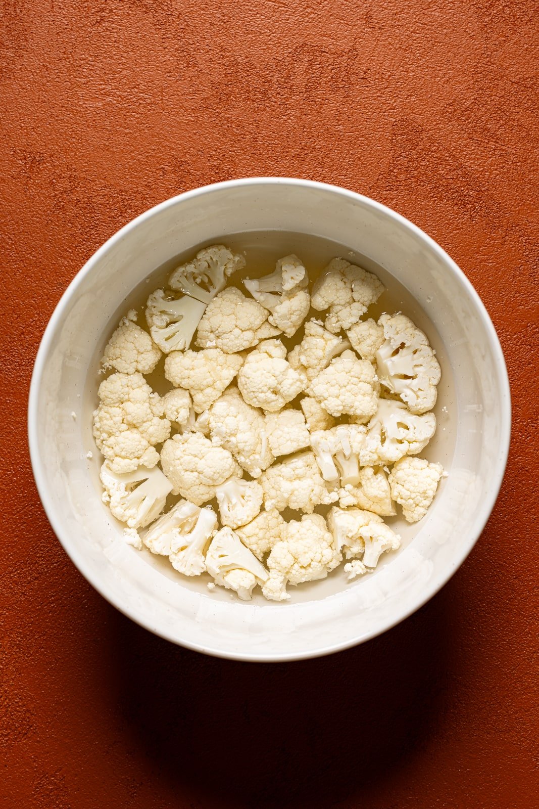 Soaked cauliflower in a bowl.